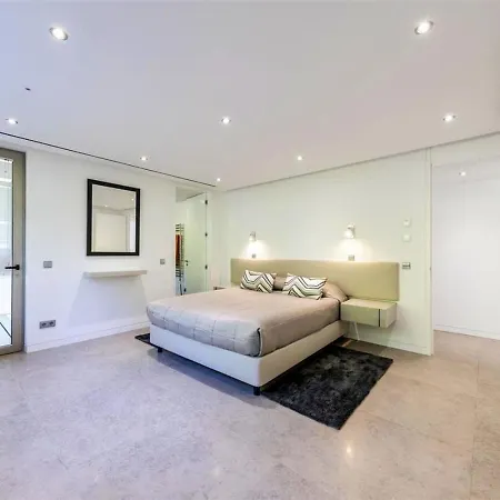 Luxury With Heated Pool, Cinema, And Sauna In Prime Location In Quinta Do Villa *